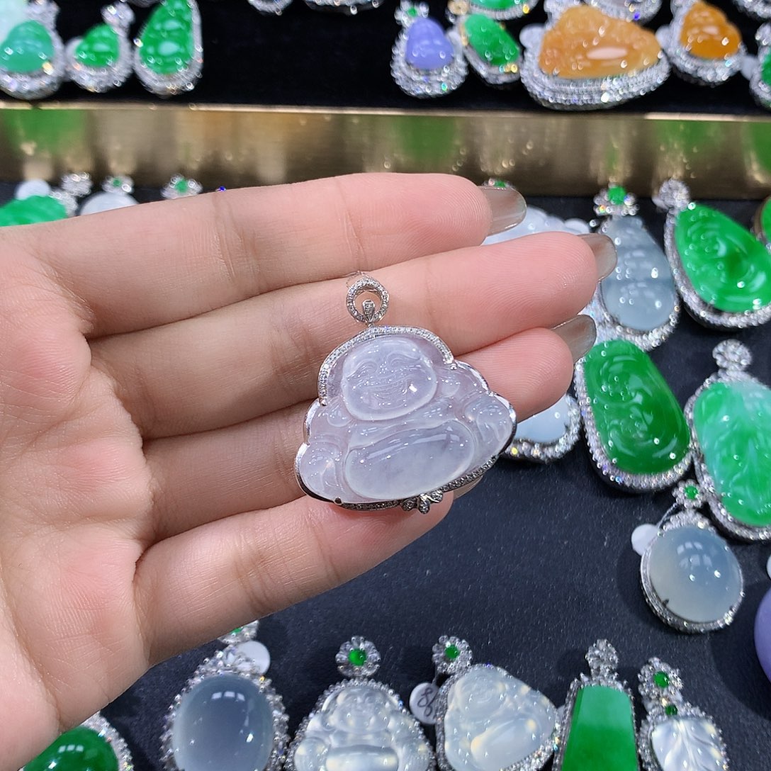 翡翠18K金镶嵌颈饰