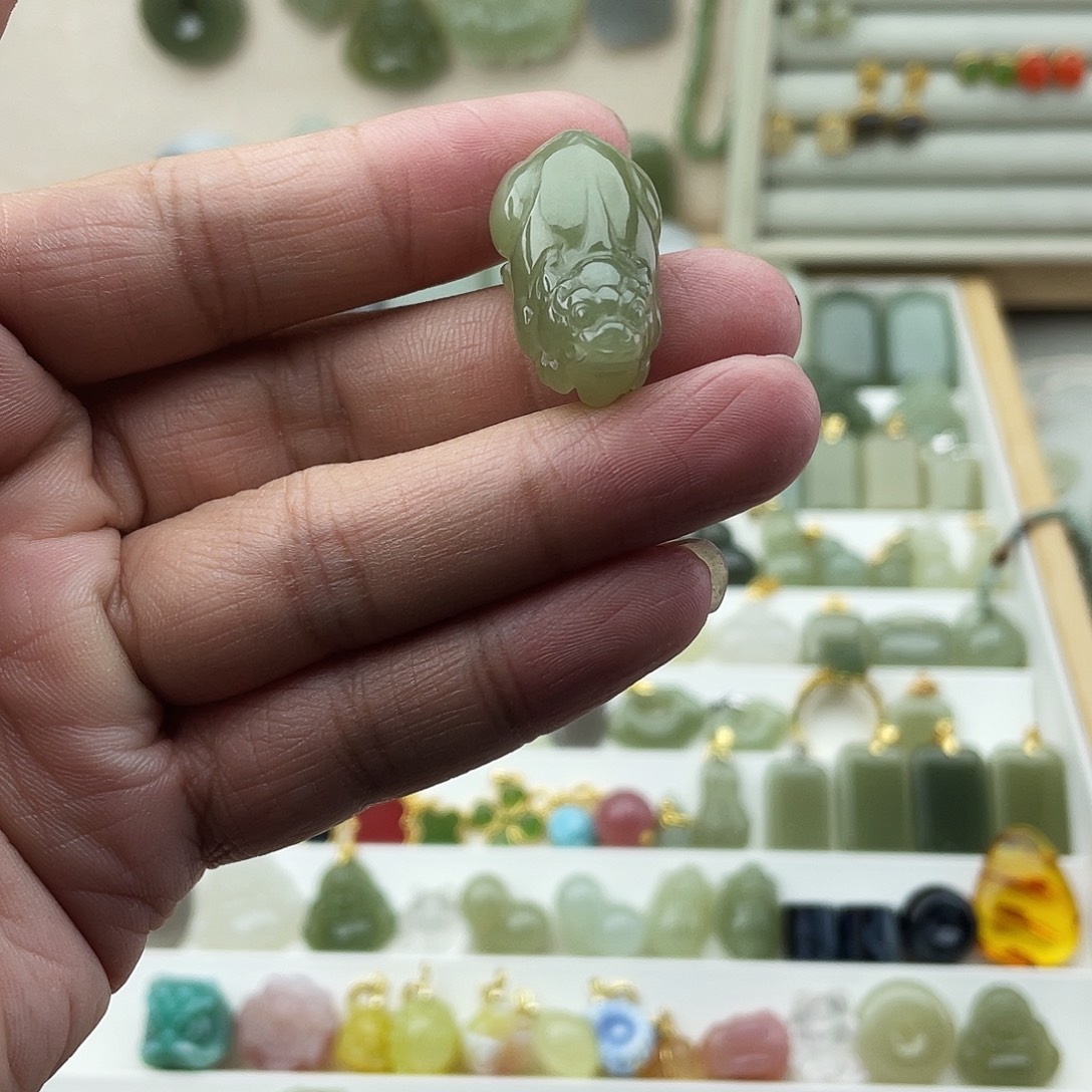 和田玉未镶嵌吊坠(不含链)