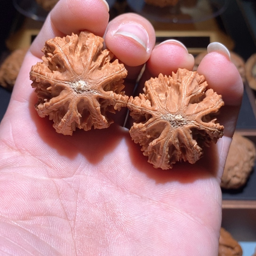 文玩核桃吊坠八棱