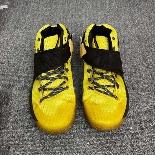 42码 欧文 篮球鞋