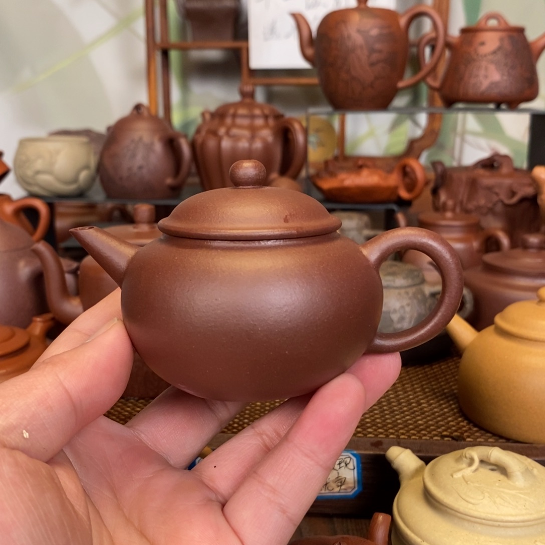 紫砂茶壶带云母老紫泥带全手肌理的半手水平130cc
