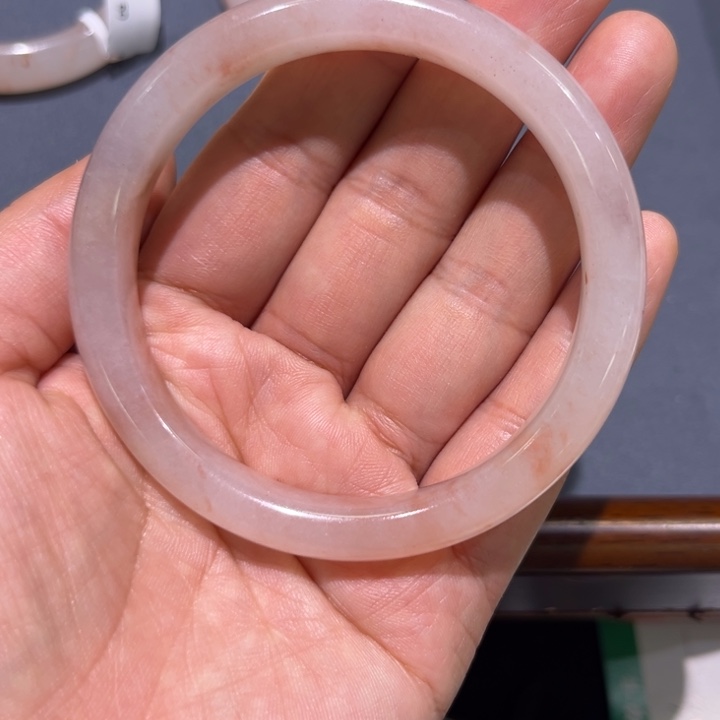 石英质玉（非洲翠）未镶嵌手镯