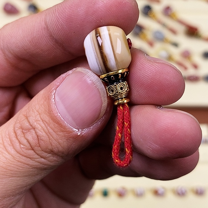 玛瑙/玉髓也门三通18K金镶嵌