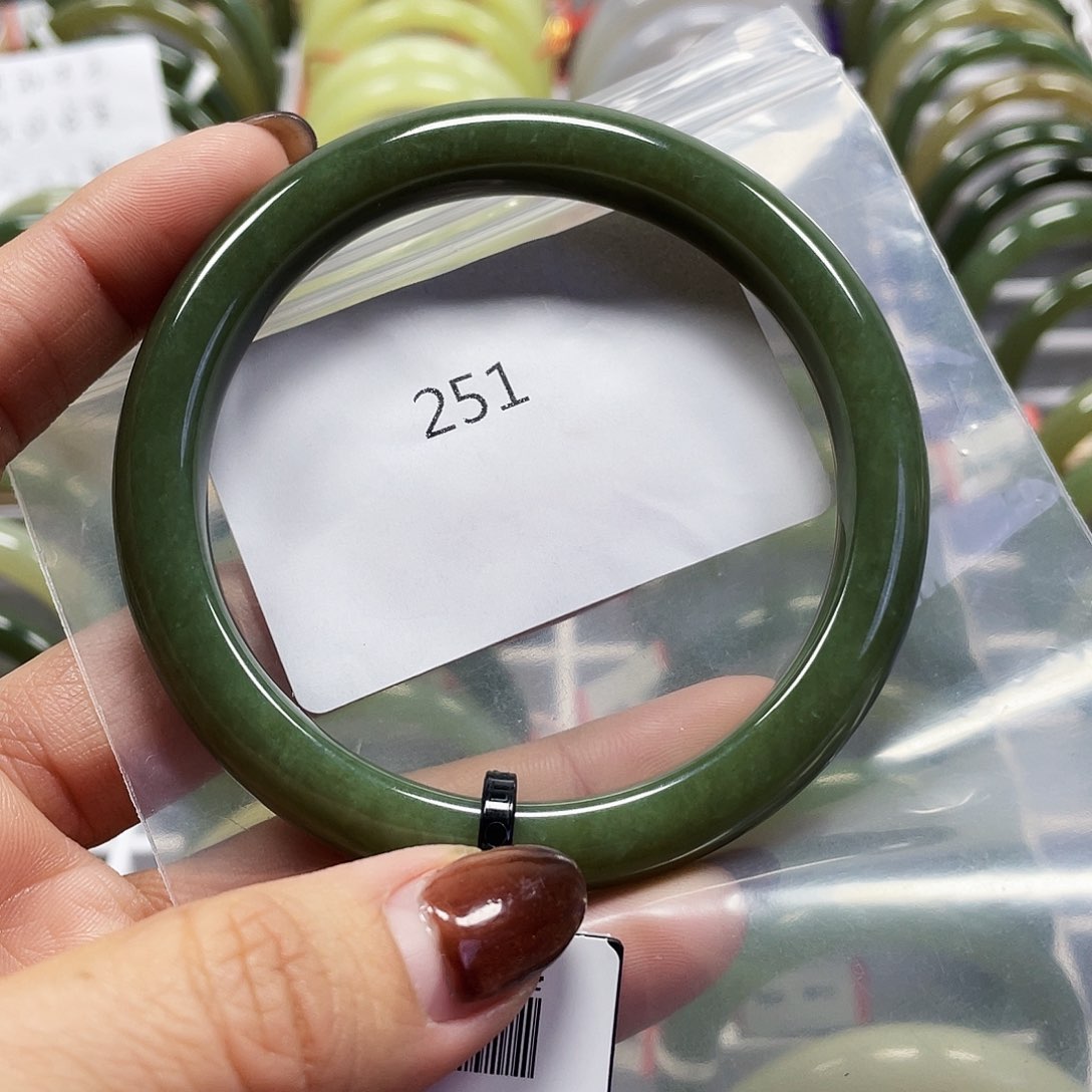 和田玉（糖玉）手镯未镶嵌251-62+