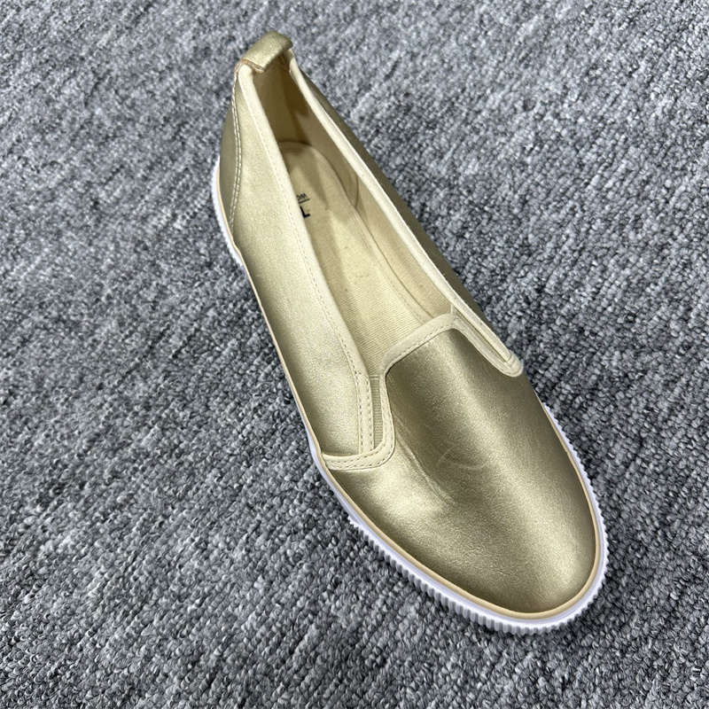 666-25年百搭时尚个性舒适乐福鞋-BIU1号