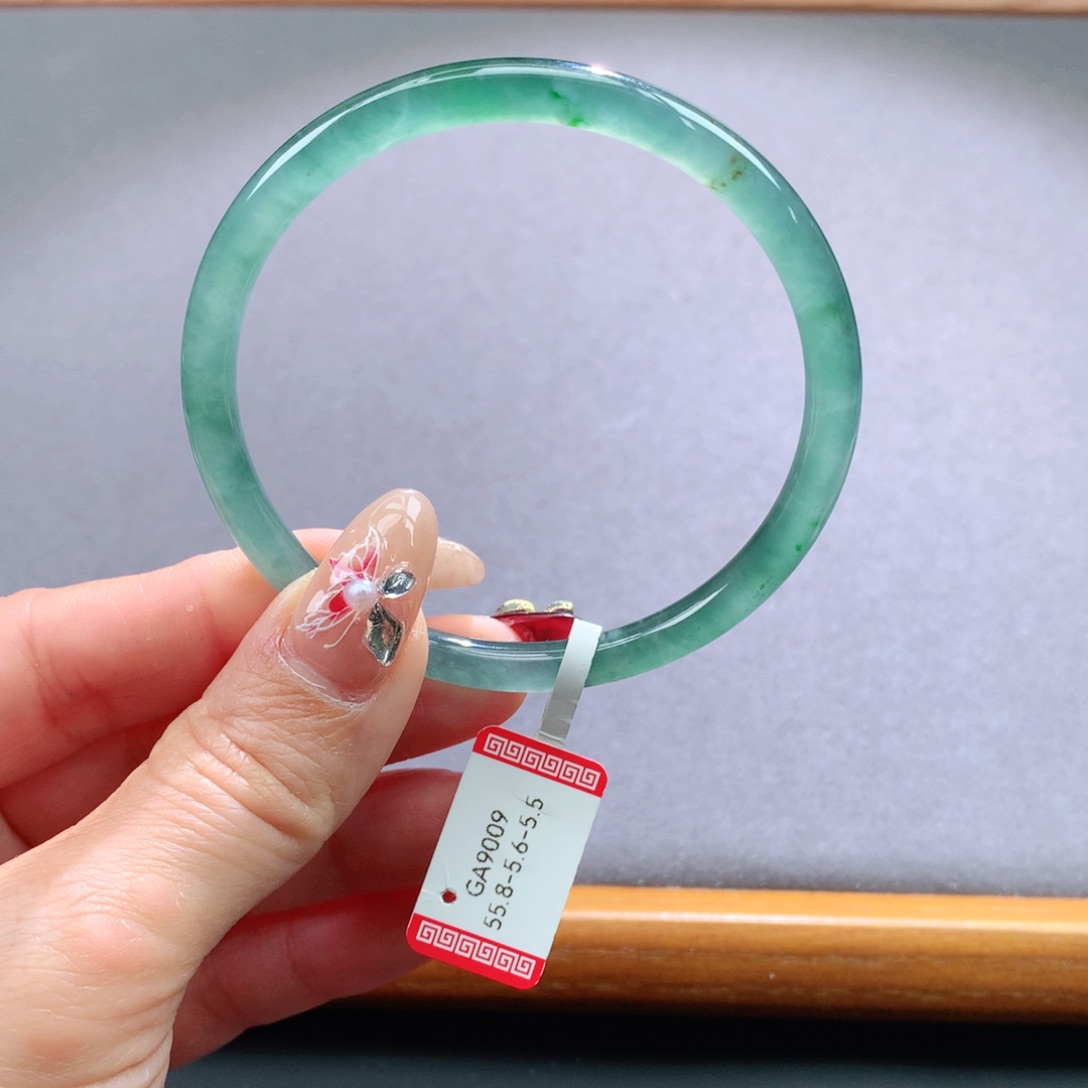 翡翠手镯未镶嵌天然翡翠手镯叮当镯