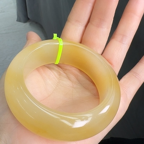 石英质玉（黄龙玉）手镯未镶嵌