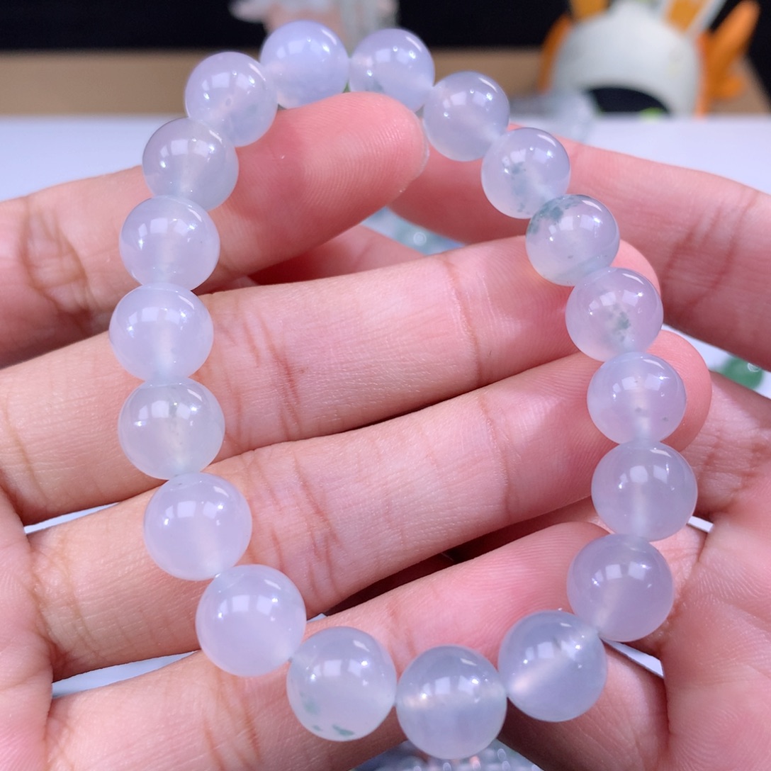 翡翠手链未镶嵌翡翠