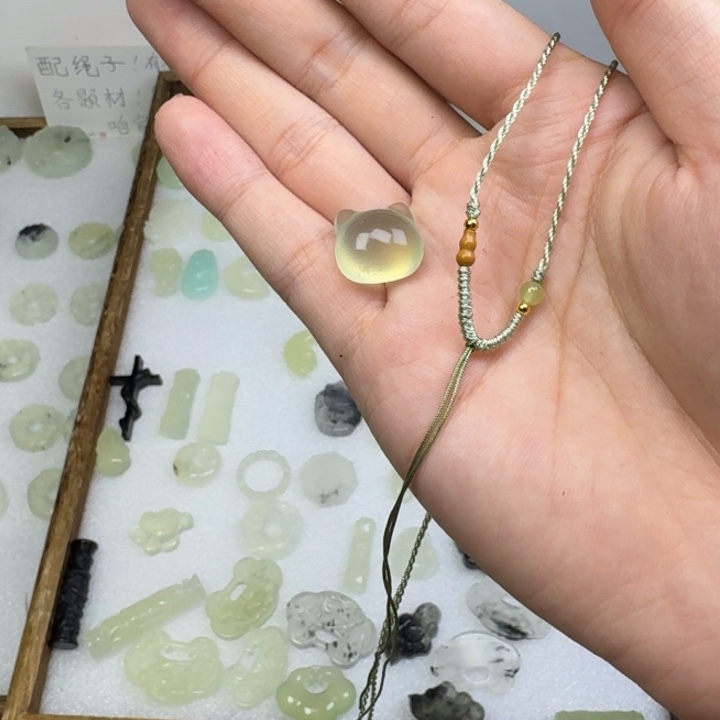 R***N蛇纹石玉未镶嵌吊坠