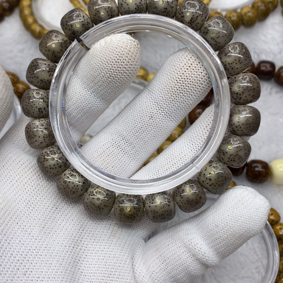 星月菩提吊坠伶***谣石玉料