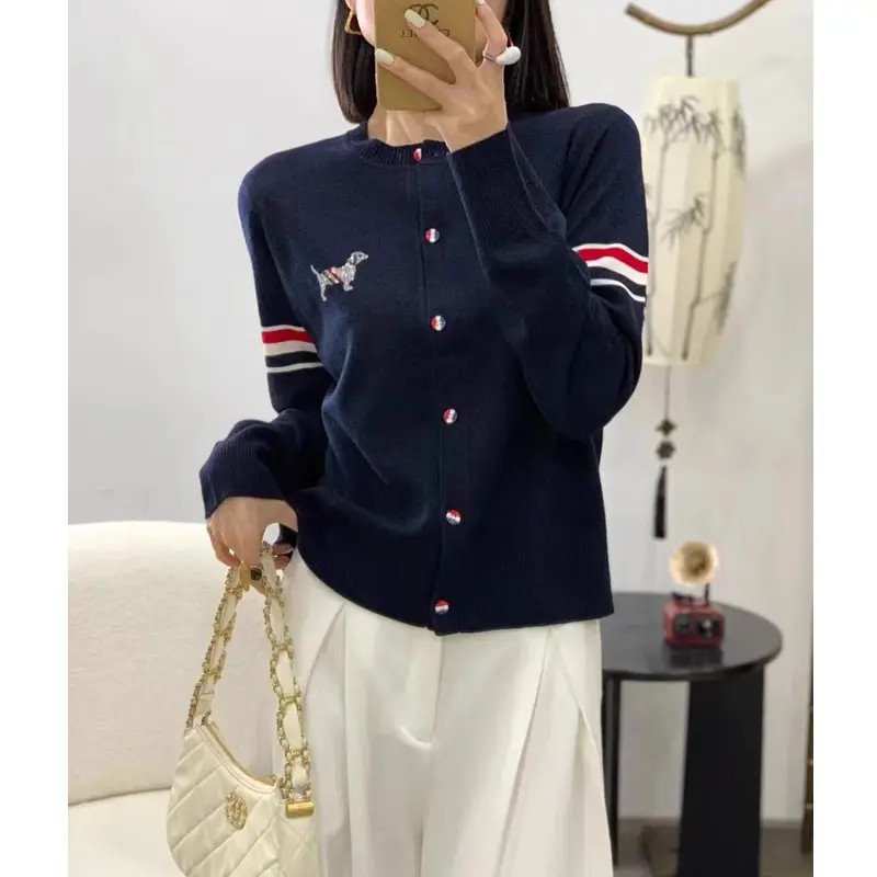 【太古仓渠道】星光小狗时尚减龄针织衫开衫毛衣外套烫钻小狗9868