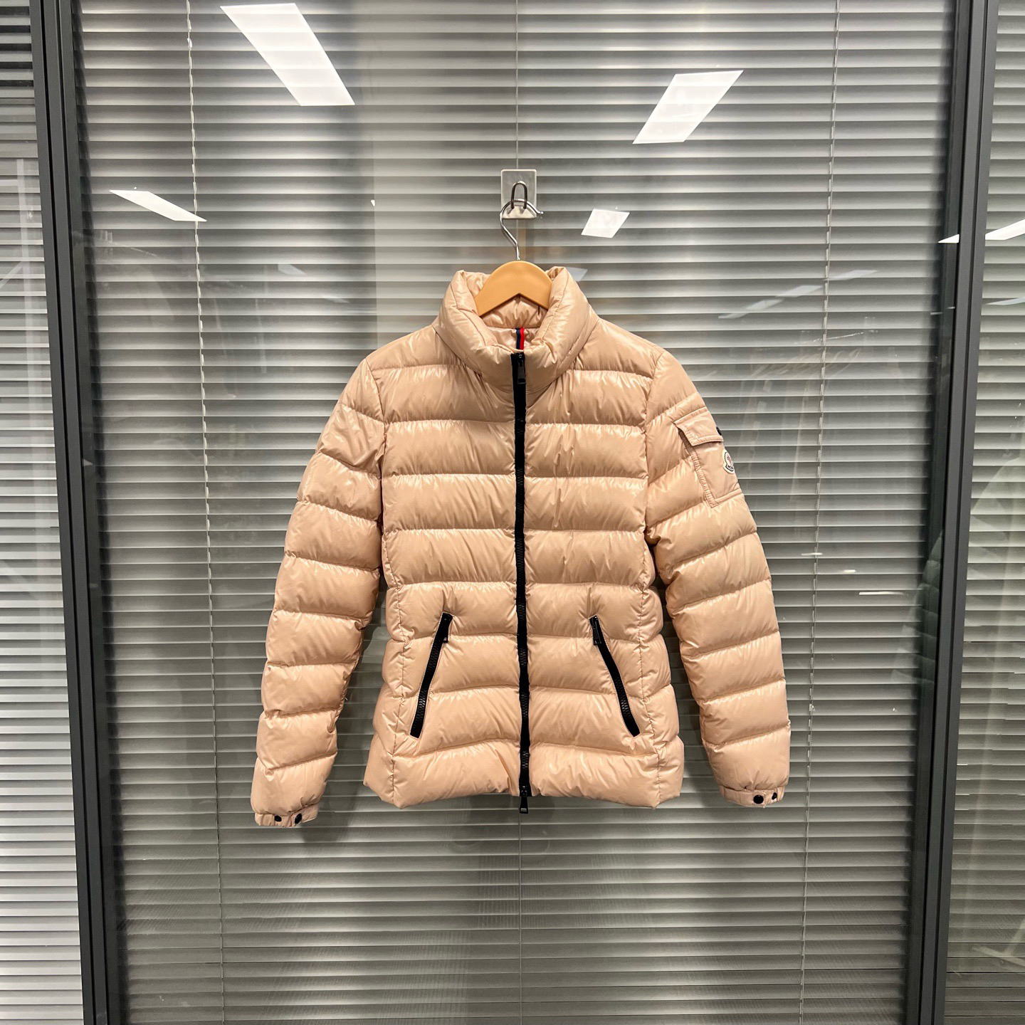 99新 MONCLER bady系列粉色连帽羽绒服 1码 #10089