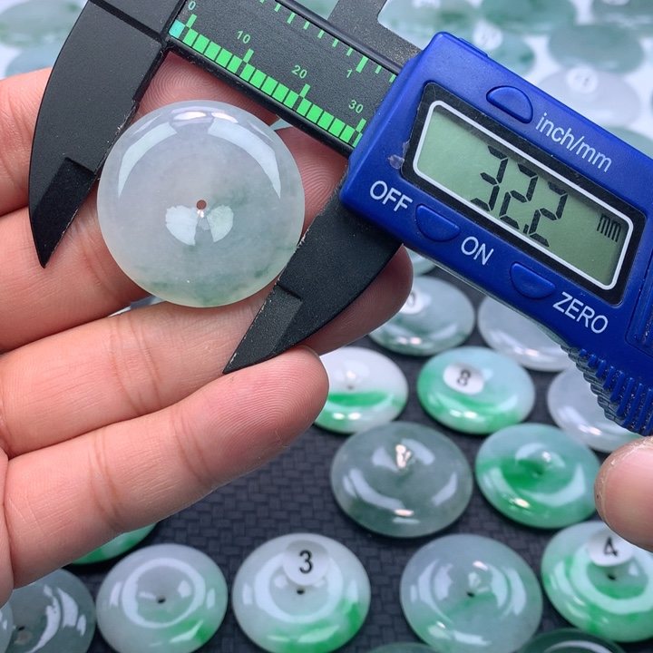 翡翠颈饰未镶嵌缅甸天然A货翡翠