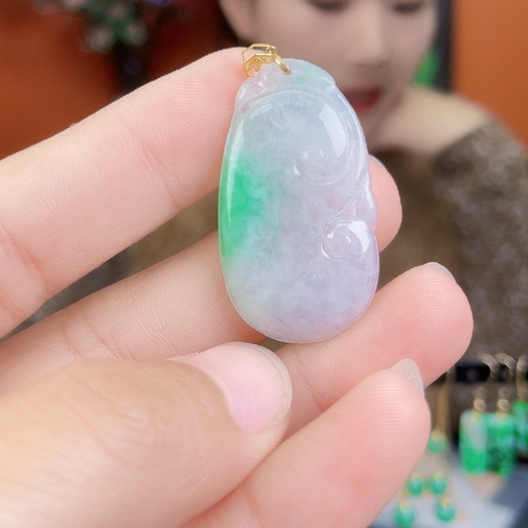 翡翠18K金镶嵌耳饰