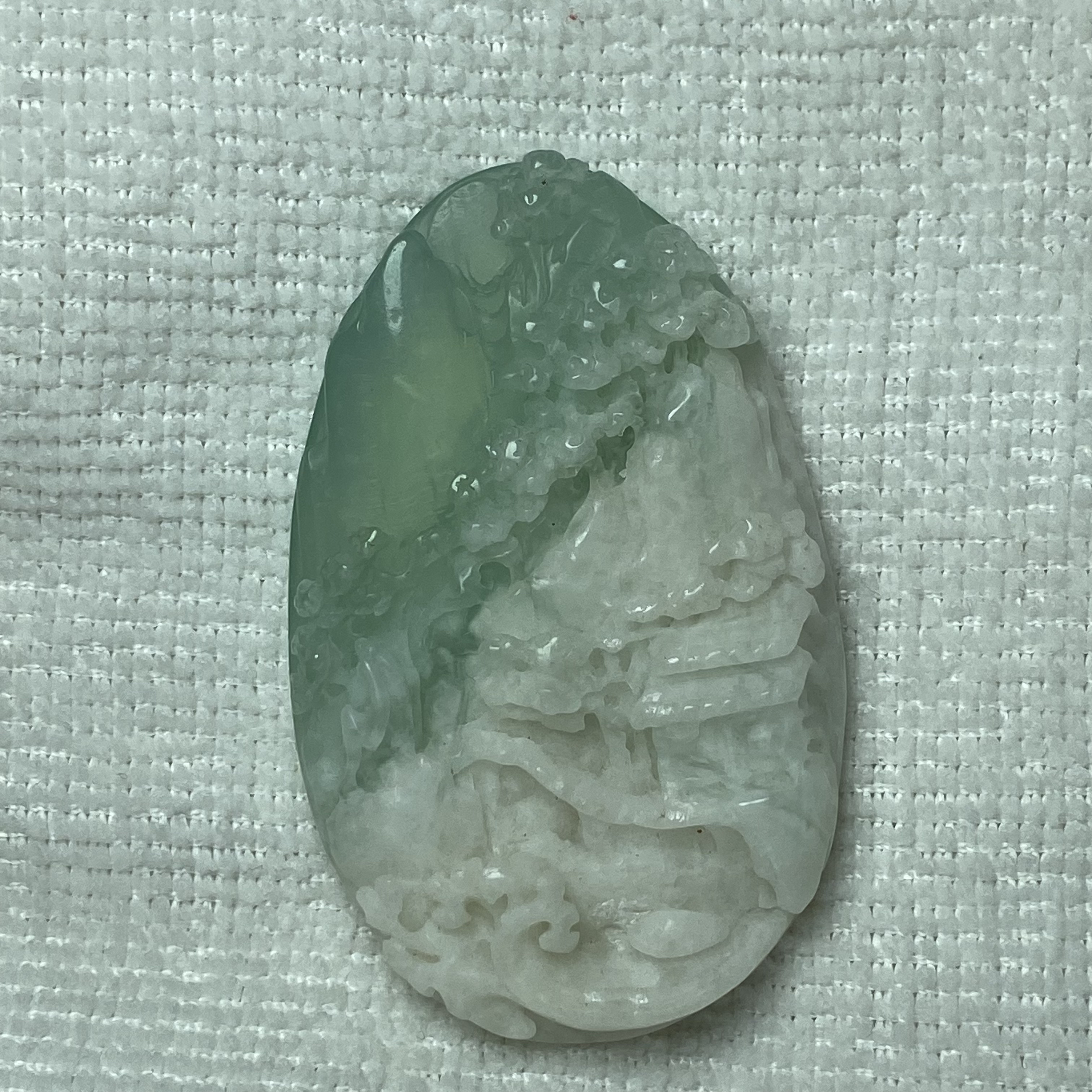 岫玉天青冻俏色巧雕山水吊坠挂坠水润冰透