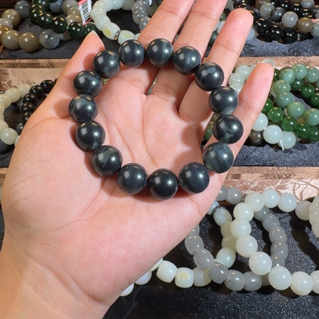 u***8和田玉未镶嵌手链