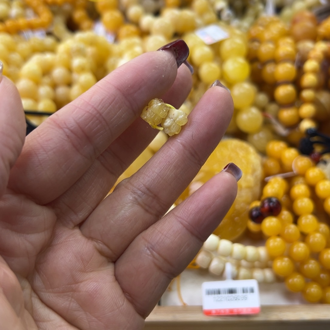 琥珀珠宝奇石未镶嵌
