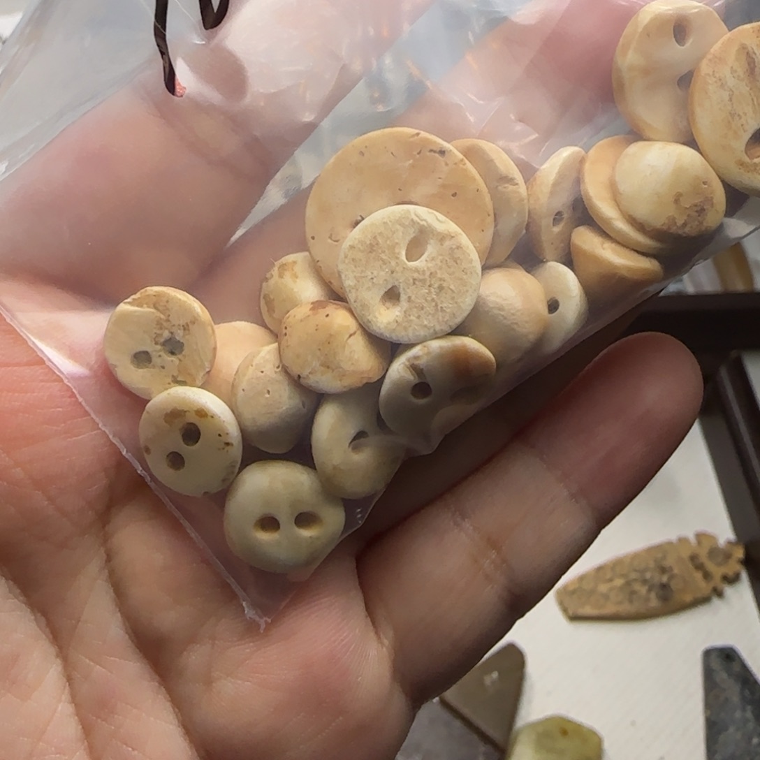 夏***风玛瑙/玉髓合金珠宝半成品