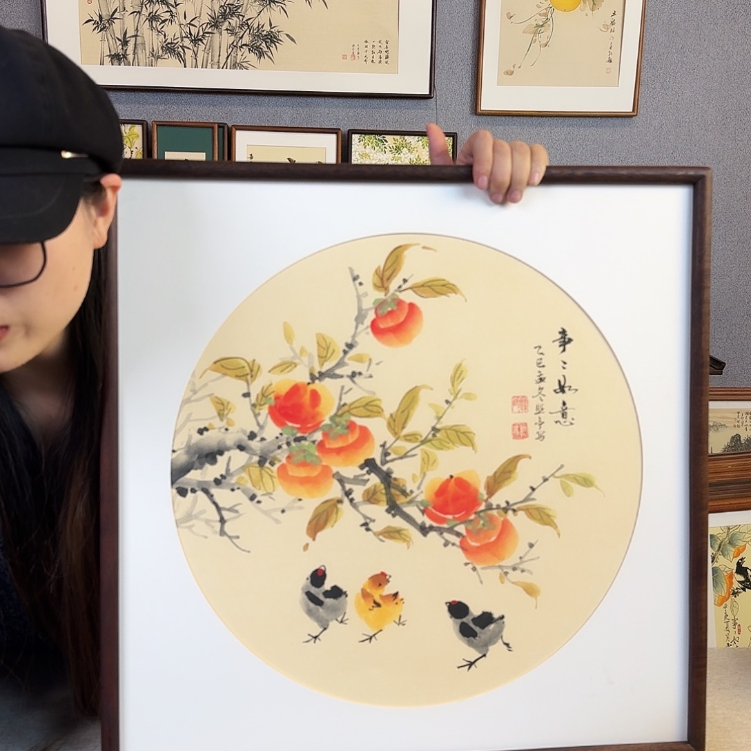 国画手绘带框尺寸： 53*53