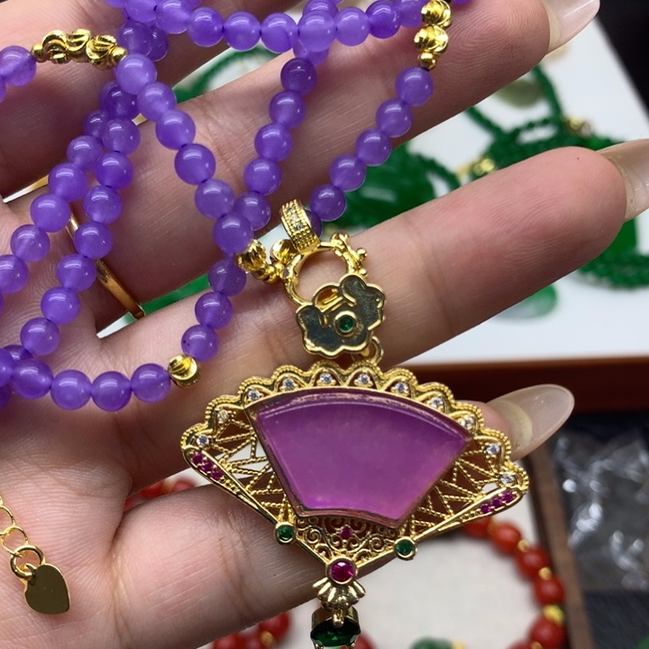 翡翠未镶嵌颈饰吊坠