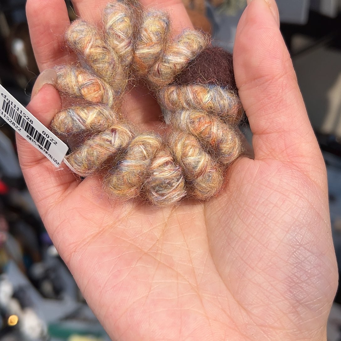 布艺铁合金橘色毛毛