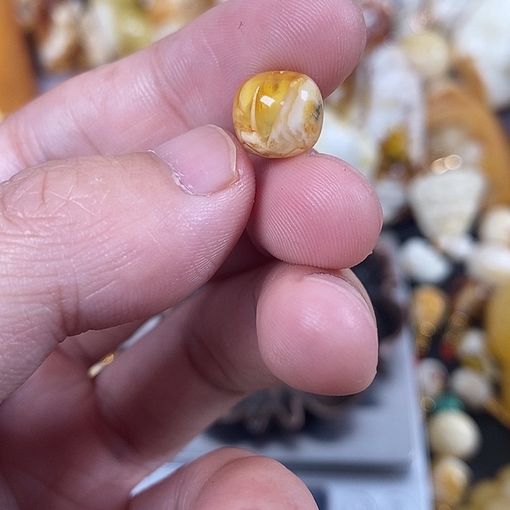 琥珀未镶嵌珠宝奇石我