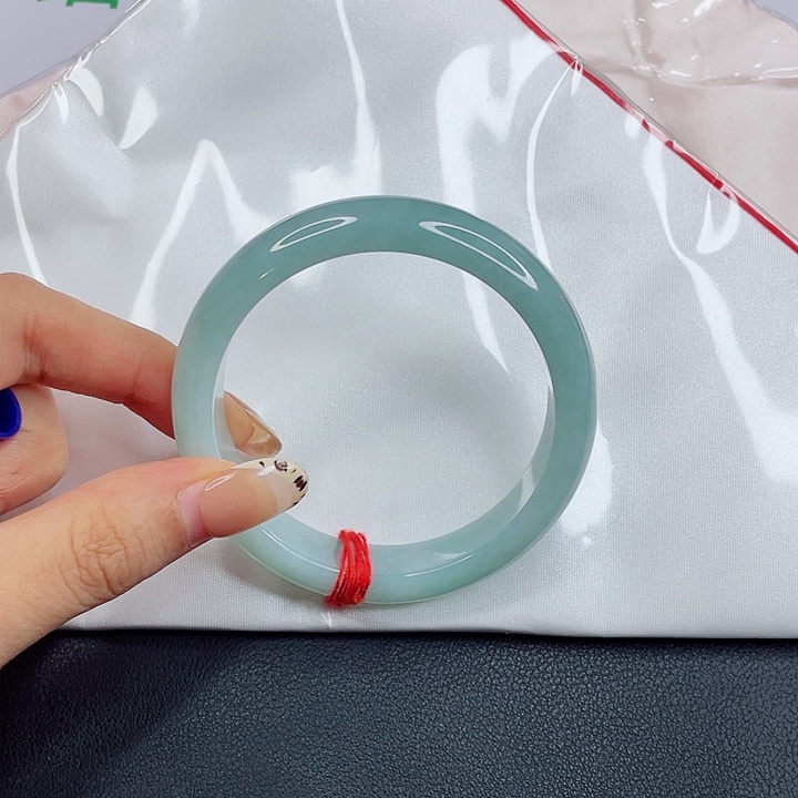嘻***丫未镶嵌手镯翡翠蓝绿