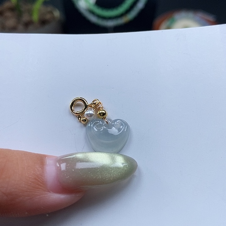 未镶嵌挂件翡翠吊坠