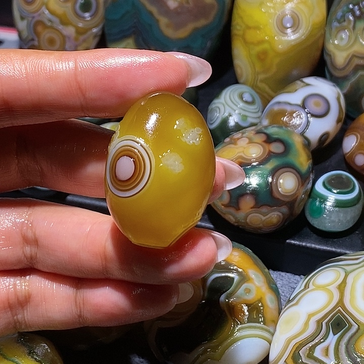 玛瑙/玉髓未镶嵌珠宝奇石147