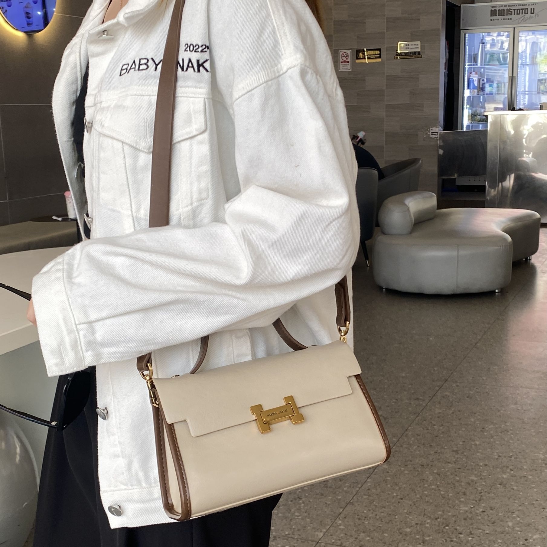 BSS-VAZSLVE/原创设计SKL-A0262-杏/棕色 春季新款轻奢小包