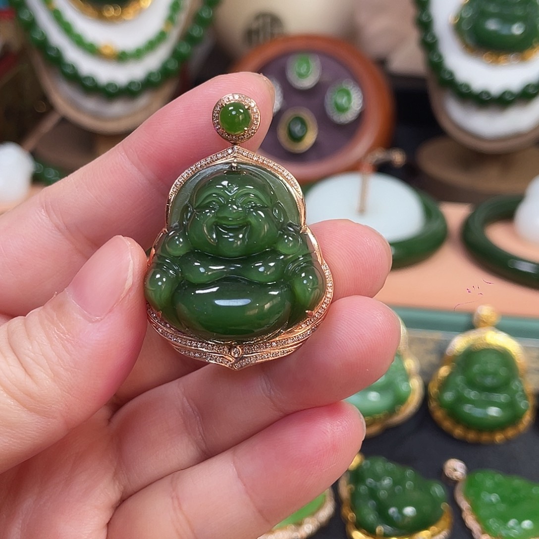 和田玉（碧玉）18K金镶嵌颈饰帝王绿佛公29mm