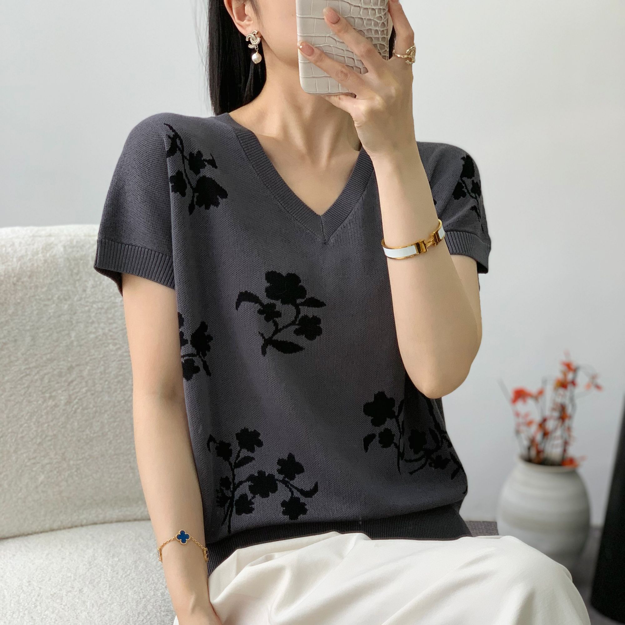 【思思精选】夏季设计感时尚气质V领提花减龄百搭针织衫A202#