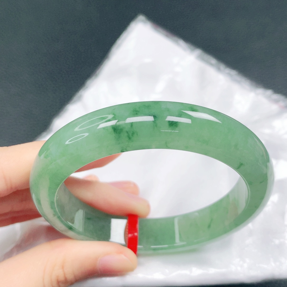 翡翠未镶嵌手镯56圈口