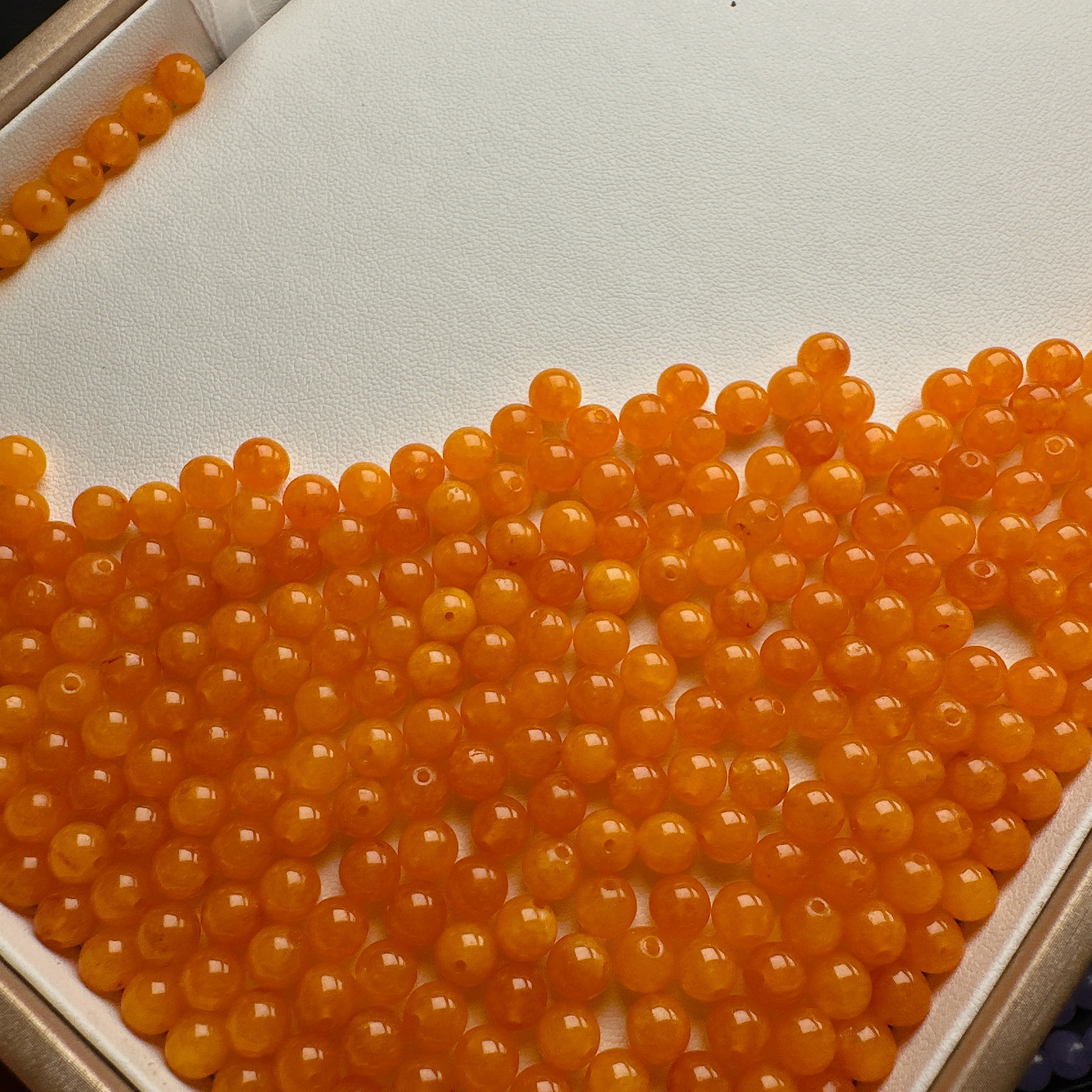 卡6mm 天然缅料A货 冰黄 发一颗