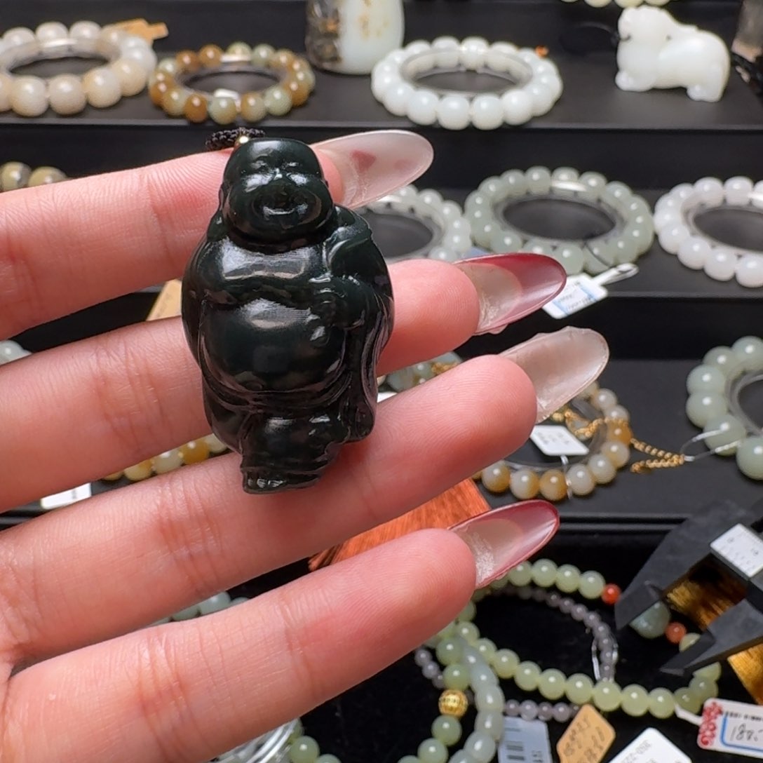 和田玉颈饰未镶嵌