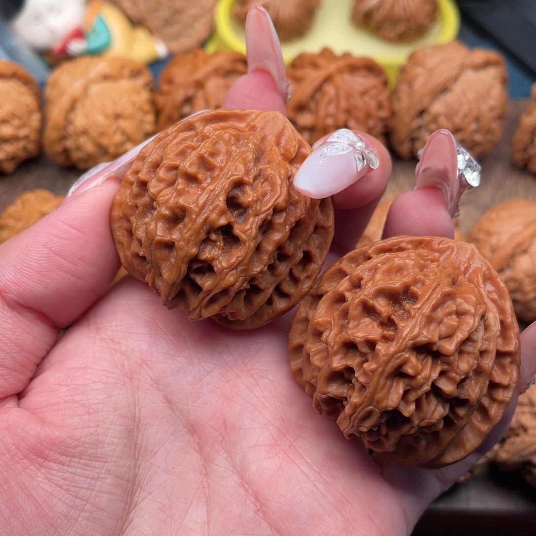 文玩核桃把件红皮原桩，苹果园41