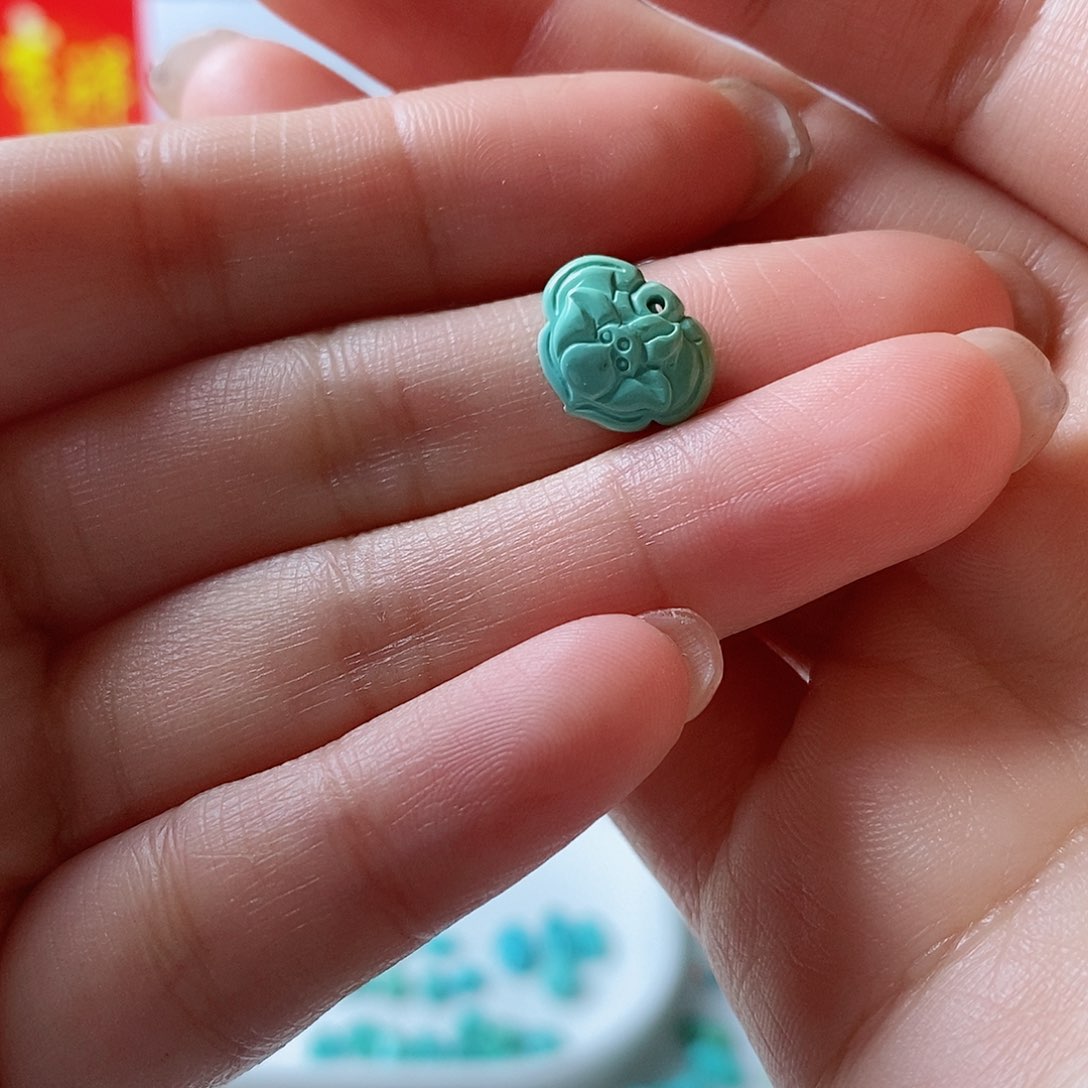 绿松石颈饰未镶嵌