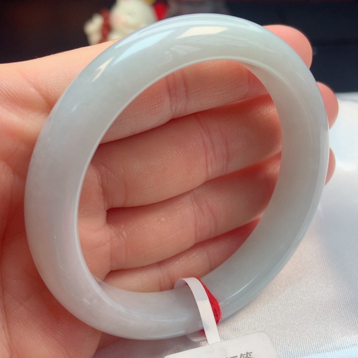 翡翠手镯未镶嵌55圈