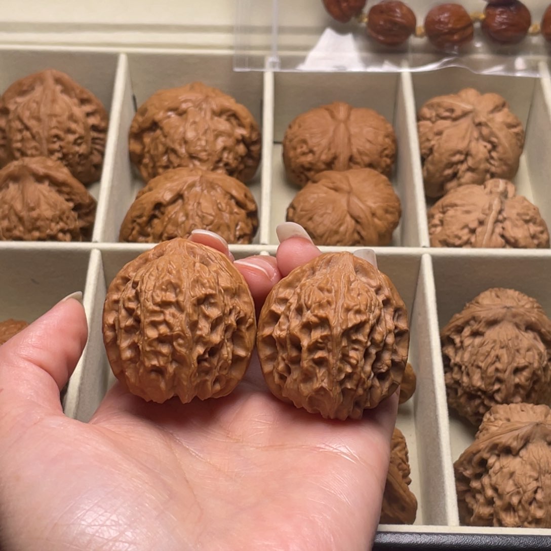 文玩核桃吊坠玉公子