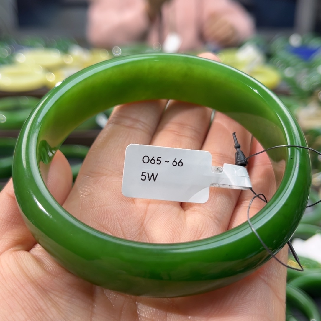 和田玉（碧玉）手镯未镶嵌