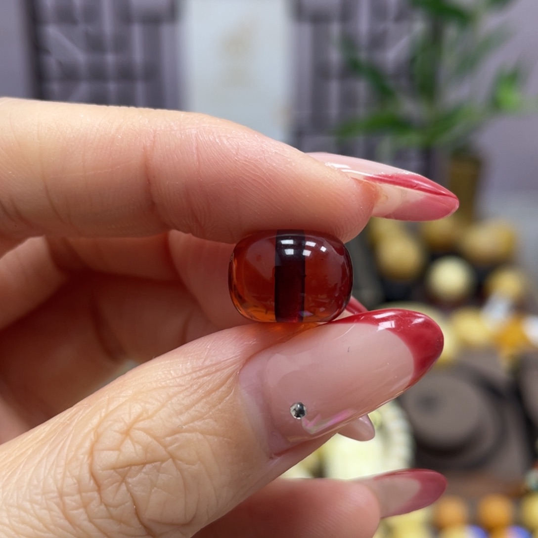 琥珀裸石未镶嵌12.6*9.2mm微瑕