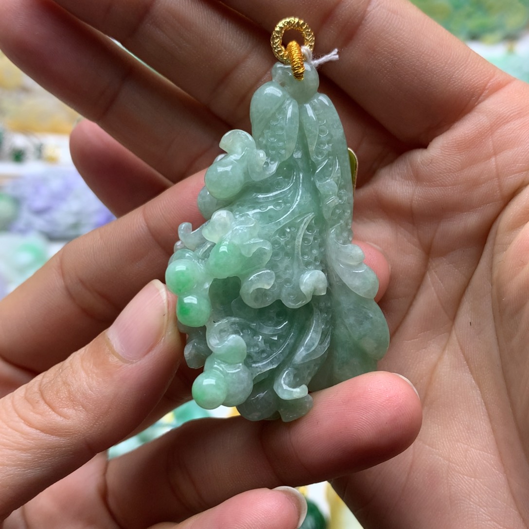 翡翠未镶嵌颈饰翡翠
