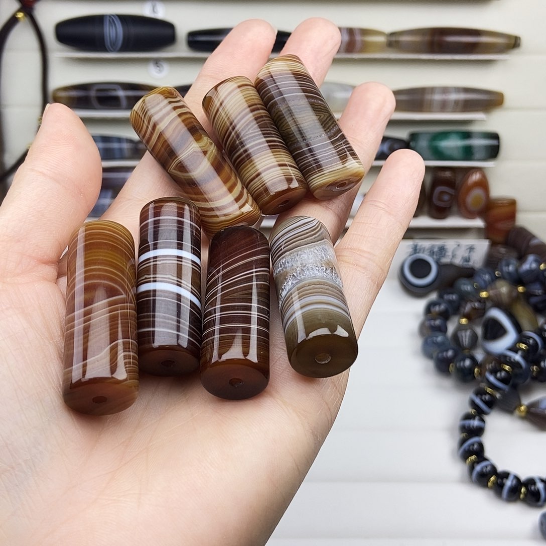 郭***）玛瑙/玉髓未镶嵌颈饰