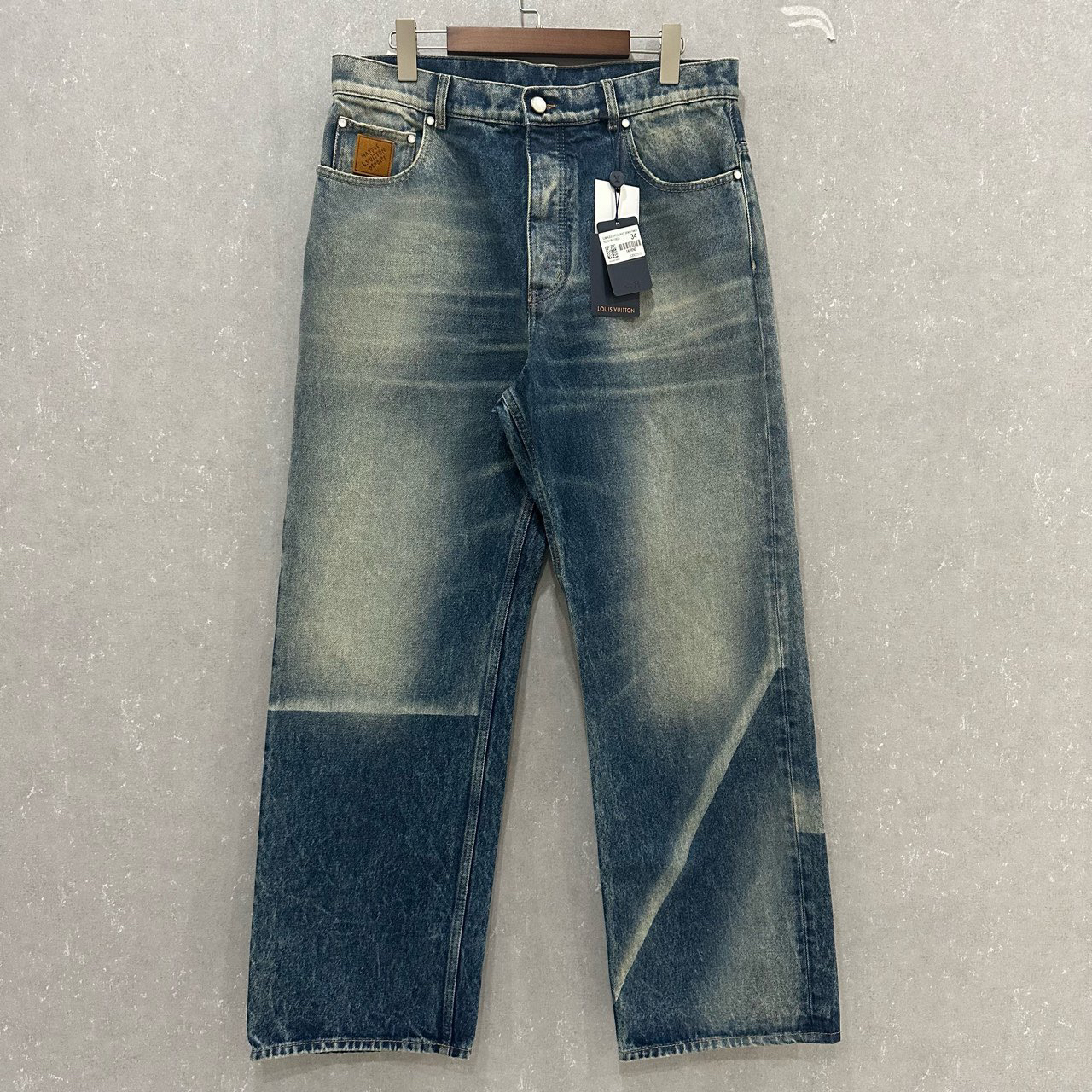 未使用 LouisVuitton/路易威登 水洗做旧铆钉牛仔裤34码/004708