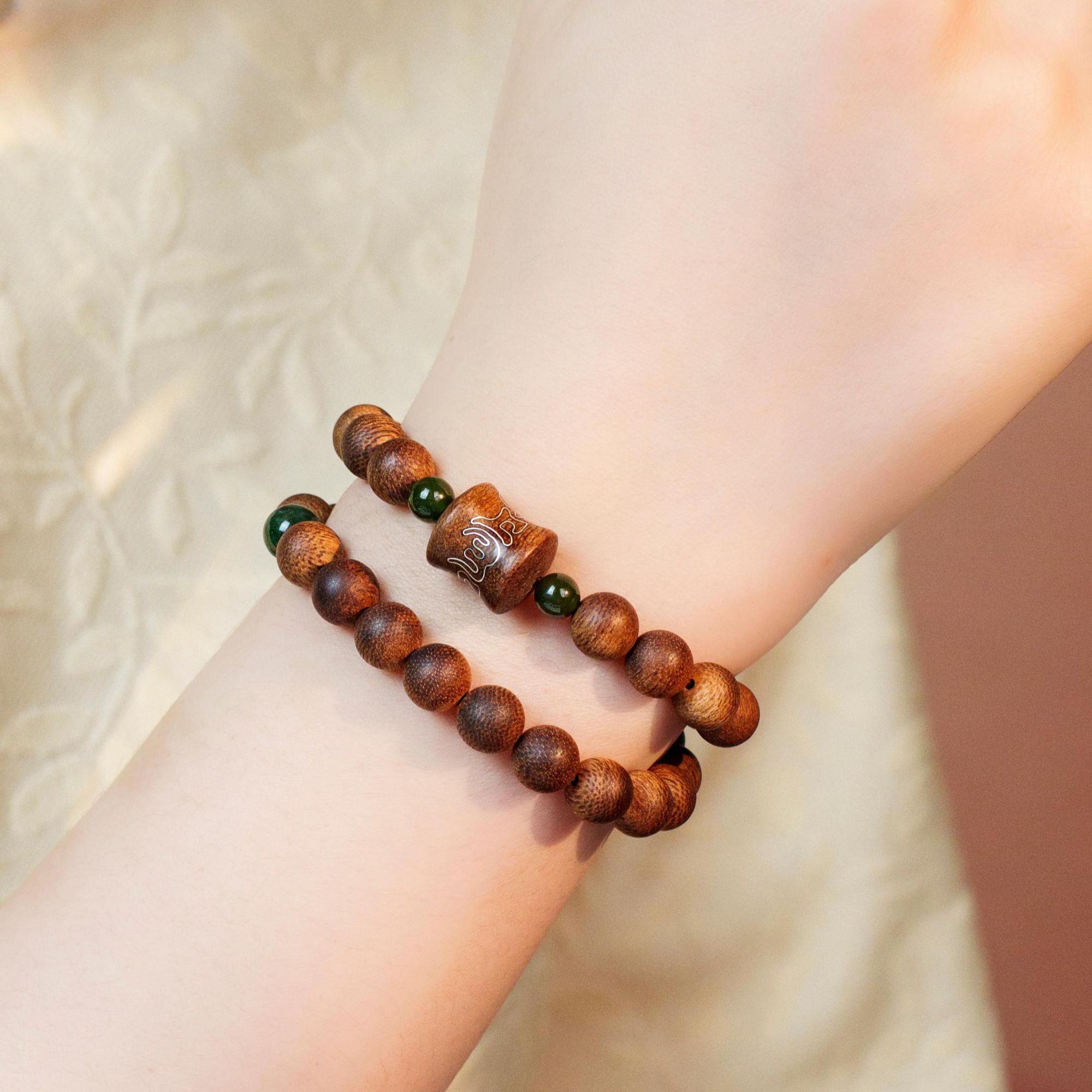 沉香越南万年富森红土限量款8mm搭竹节六字真言顶珠沉香手串