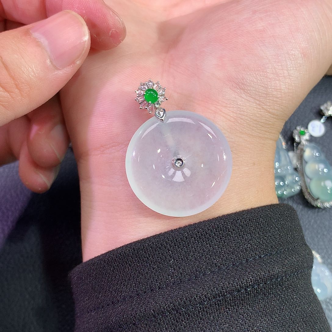 翡翠吊坠(赠链)18K金镶嵌G**i