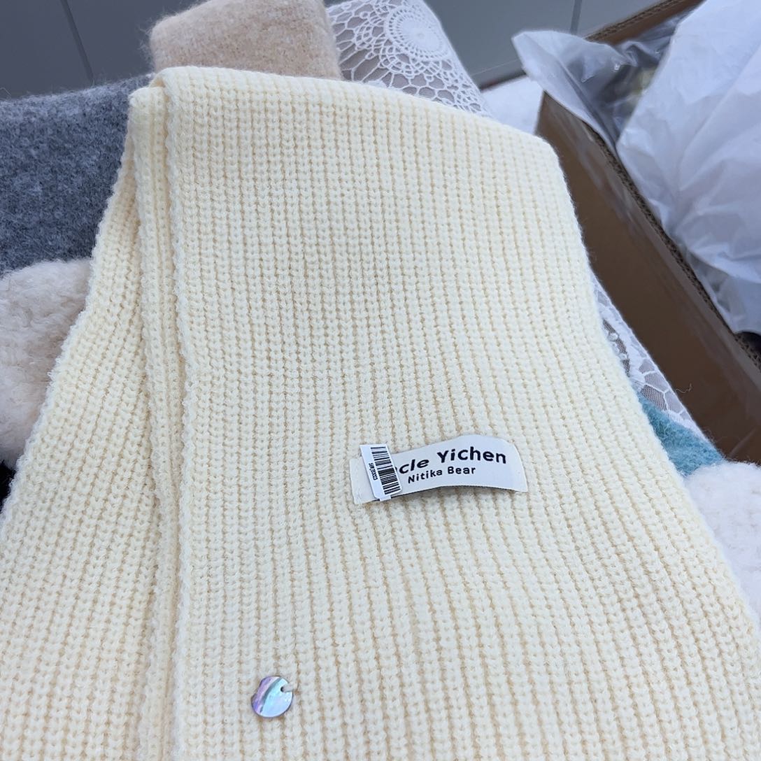 布艺非金属米色围巾