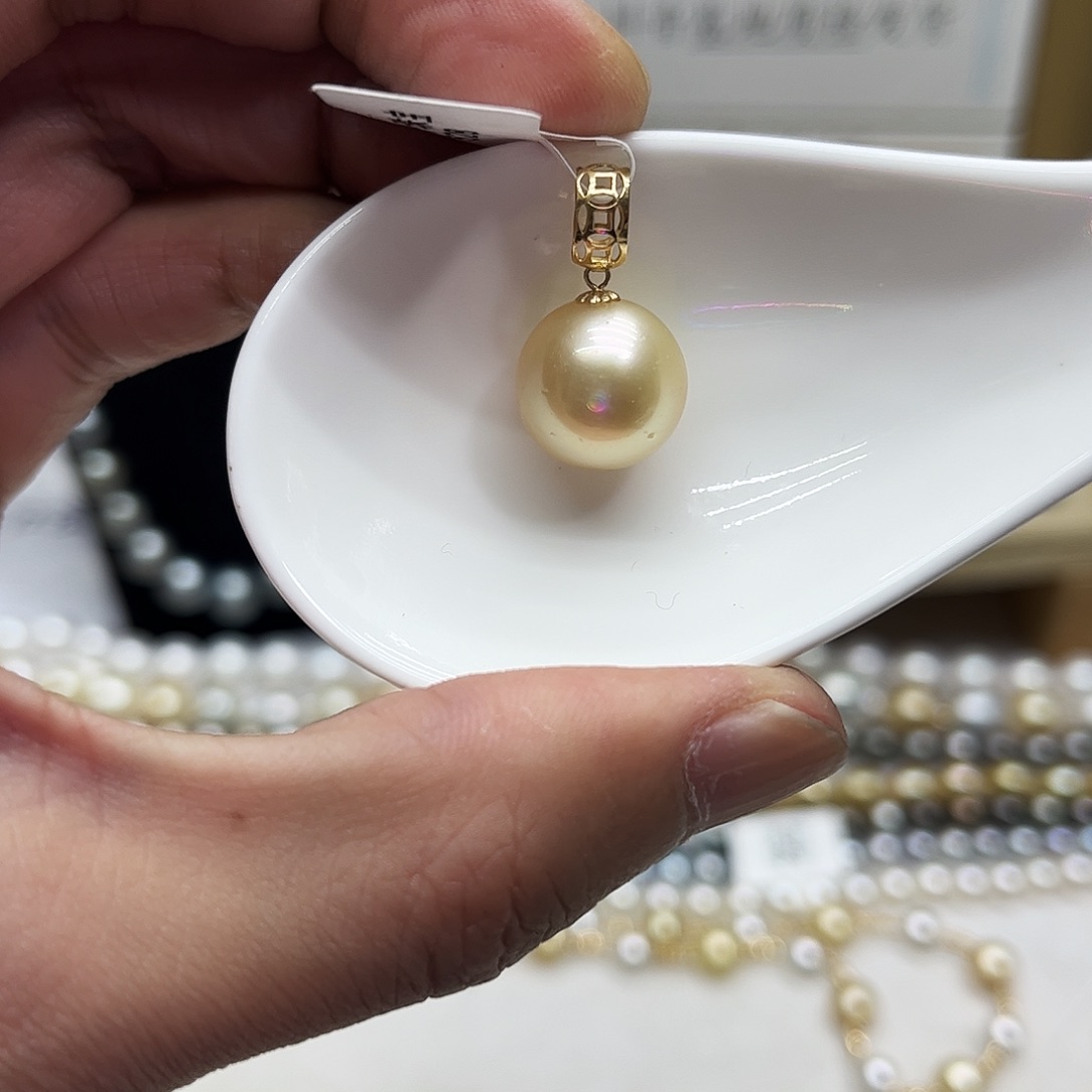 海水珍珠颈饰18K金镶嵌