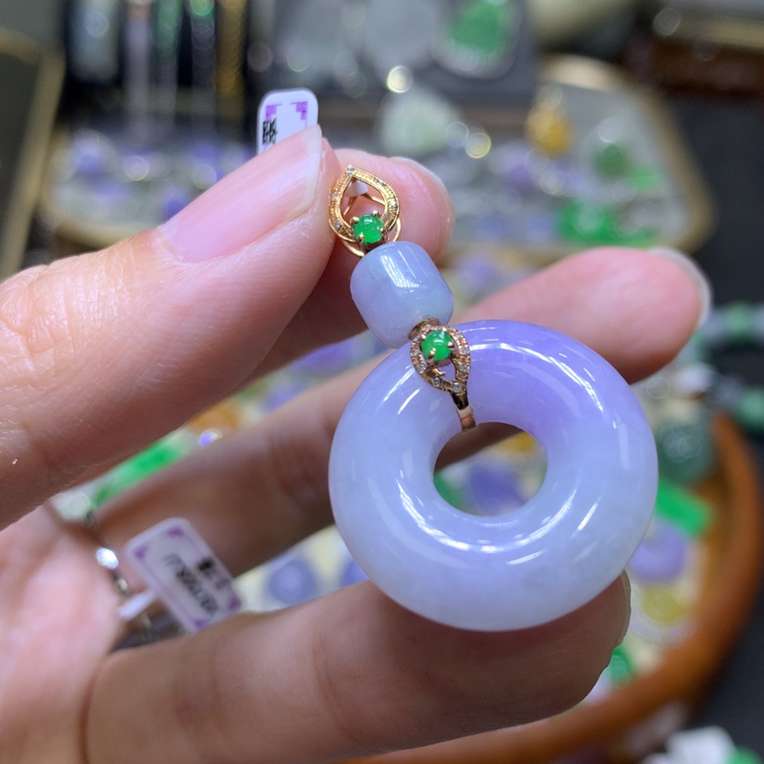 翡翠颈饰18K金镶嵌翡翠吊坠项链