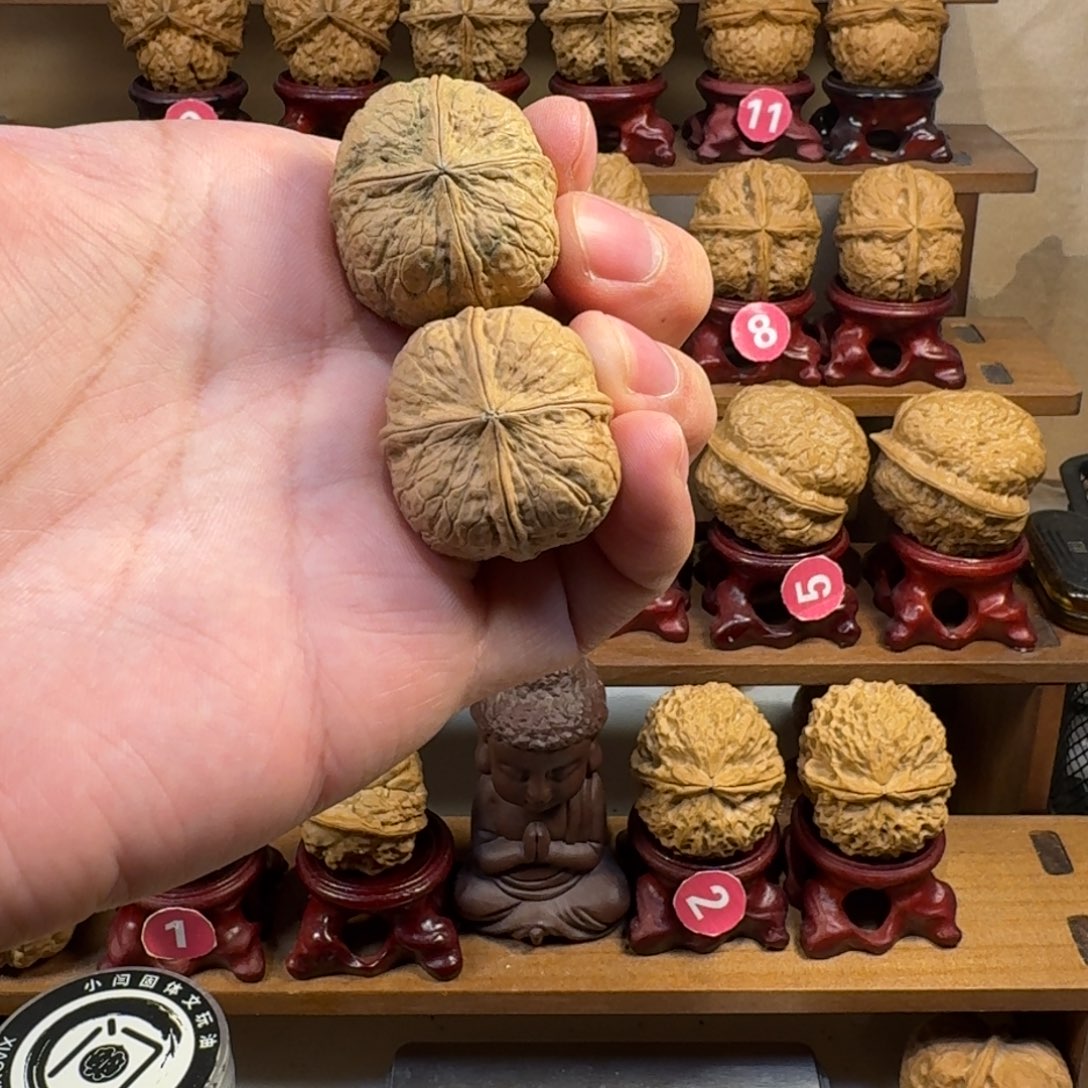 铁核桃把件金蟒炸四正十字